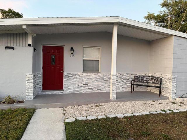 115 SE Celestia Court, Port St Lucie, FL 34983