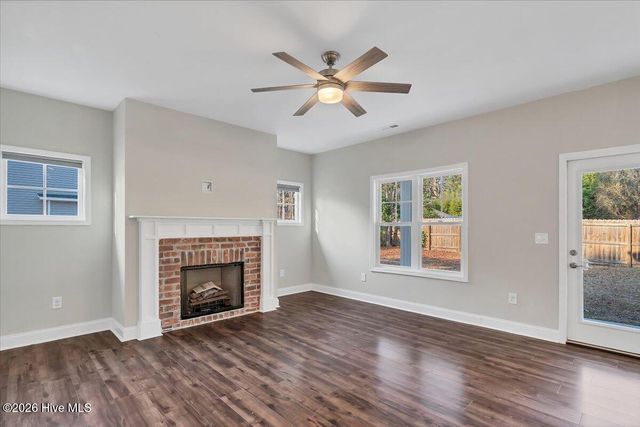 175 W New England Avenue, Pinebluff, NC 28373