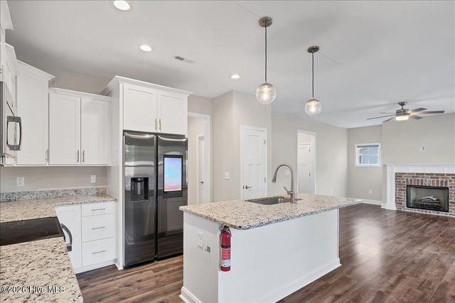 175 W New England Avenue, Pinebluff, NC 28373