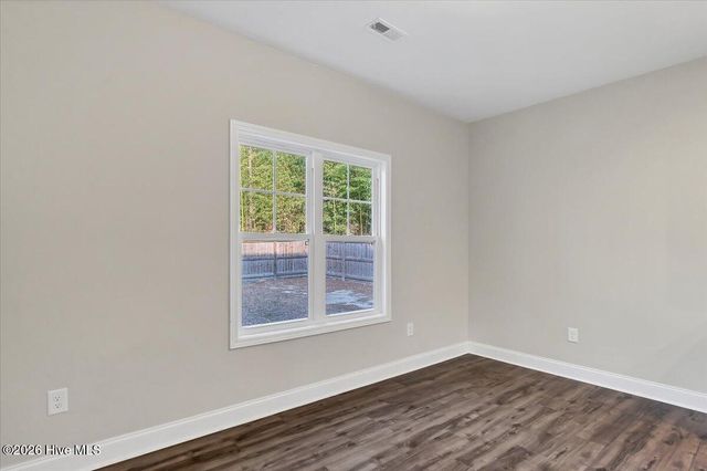 175 W New England Avenue, Pinebluff, NC 28373