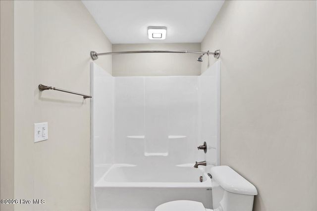 175 W New England Avenue, Pinebluff, NC 28373