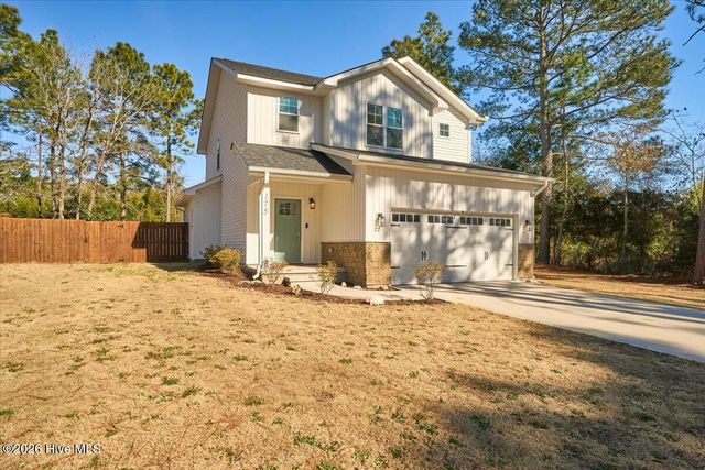 175 W New England Avenue, Pinebluff, NC 28373