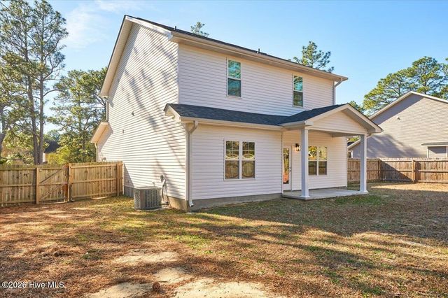 175 W New England Avenue, Pinebluff, NC 28373