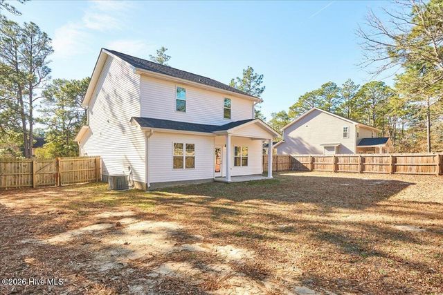 175 W New England Avenue, Pinebluff, NC 28373