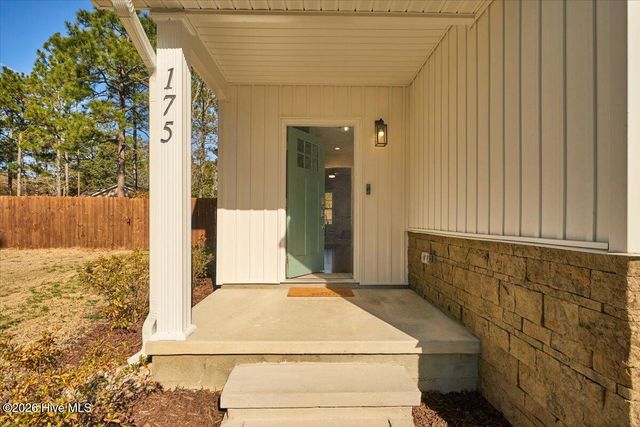 175 W New England Avenue, Pinebluff, NC 28373