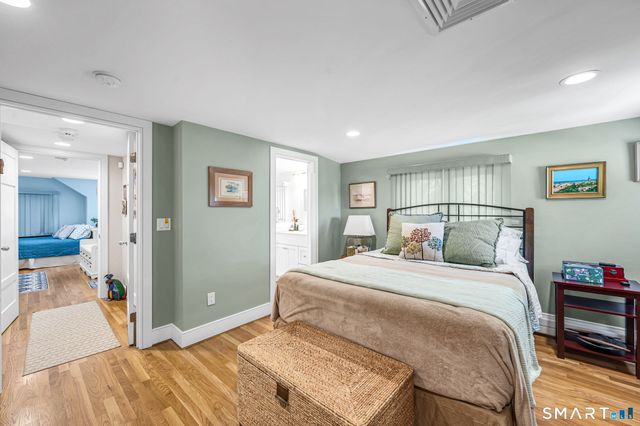 1085 Ocean Avenue, New London, CT 06320