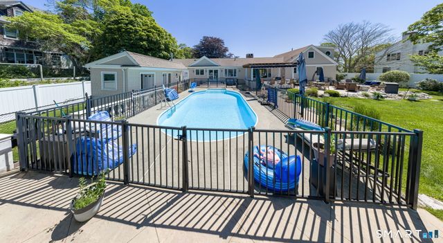 1085 Ocean Avenue, New London, CT 06320