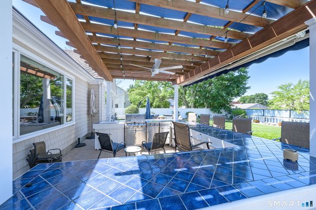 1085 Ocean Avenue, New London, CT 06320