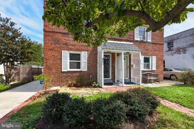 851 S IVY ST, Arlington, VA 22204