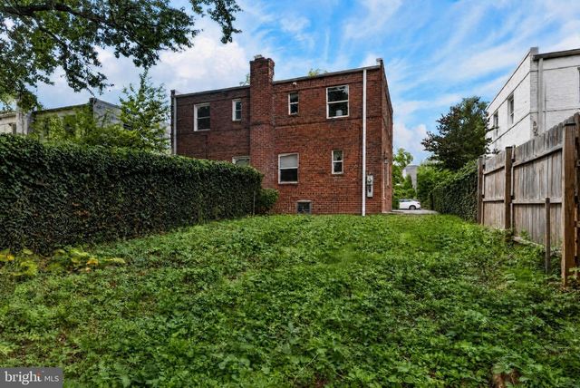 851 S IVY ST, Arlington, VA 22204