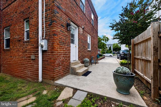 851 S IVY ST, Arlington, VA 22204