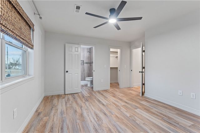 1102 NW 11th Street, Bentonville, AR 72712