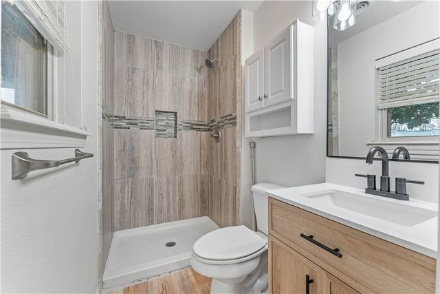 1102 NW 11th Street, Bentonville, AR 72712