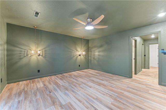 1102 NW 11th Street, Bentonville, AR 72712