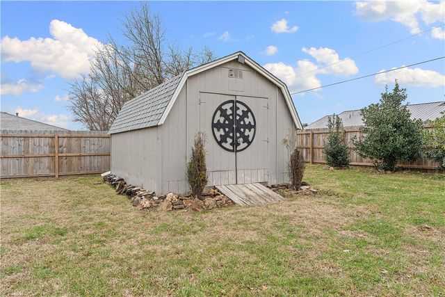 1102 NW 11th Street, Bentonville, AR 72712