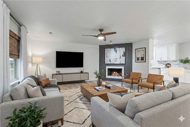 1102 NW 11th Street, Bentonville, AR 72712