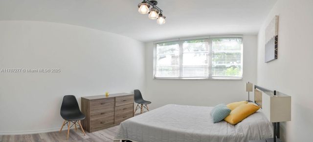 8901 Hollybrook 206, Hollywood, FL 33025