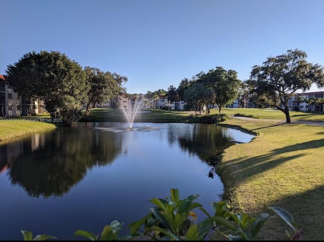 8901 Hollybrook 206, Hollywood, FL 33025