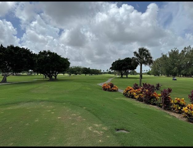 8901 Hollybrook 206, Hollywood, FL 33025