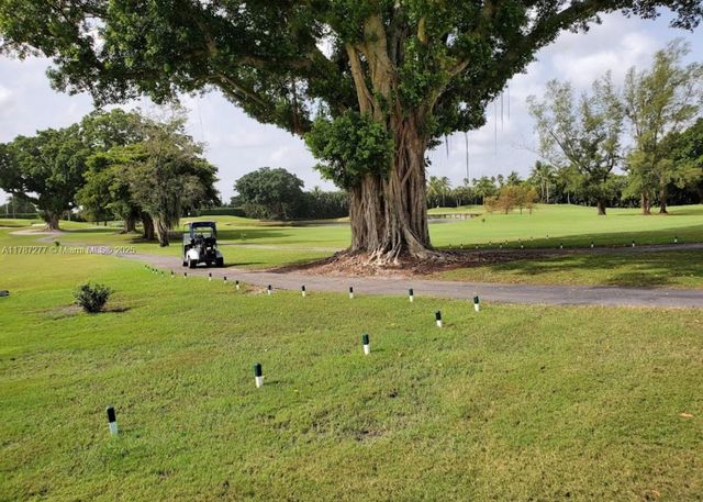 8901 Hollybrook 206, Hollywood, FL 33025