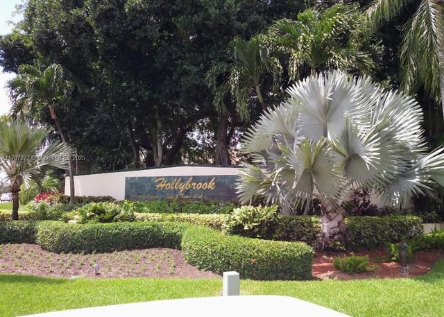 8901 Hollybrook 206, Hollywood, FL 33025