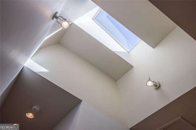 1255 Apple Valley Road NE, Atlanta, GA 30319