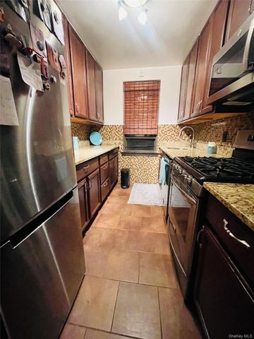 62-15 53rd Avenue 4F, Maspeth, NY 11378