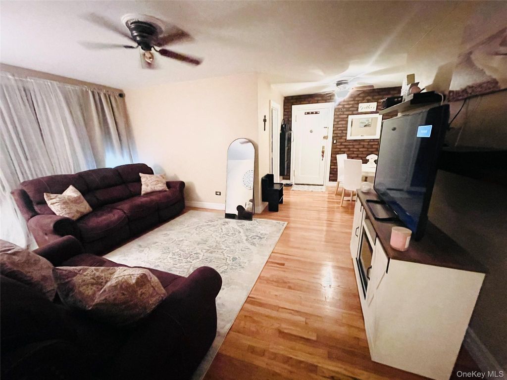 62-15 53rd Avenue 4F, Maspeth, NY 11378 — photo 3