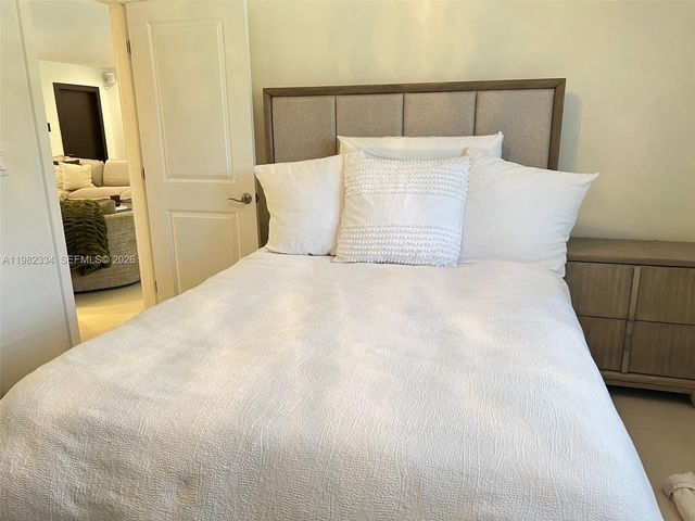 7901 NW 171st St -, Hialeah, FL 33015