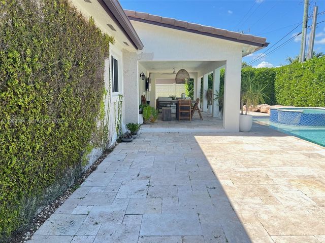 7901 NW 171st St -, Hialeah, FL 33015