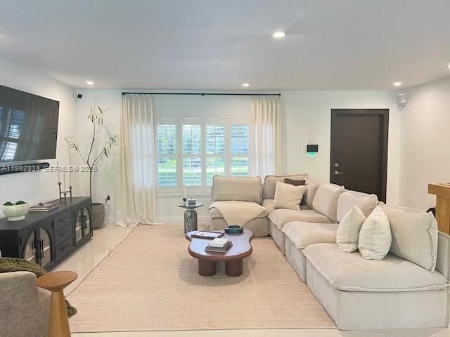 7901 NW 171st St -, Hialeah, FL 33015