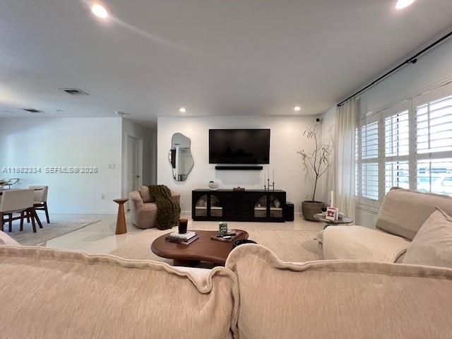 7901 NW 171st St -, Hialeah, FL 33015