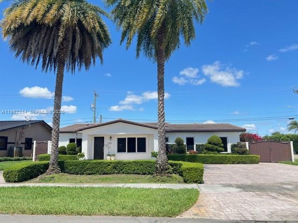 7901 NW 171st St -, Hialeah, FL 33015