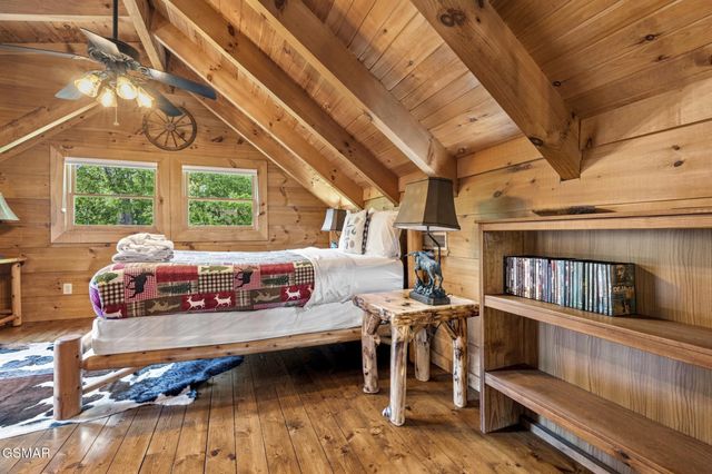 1713 Bear View Road, Sevierville, TN 37876