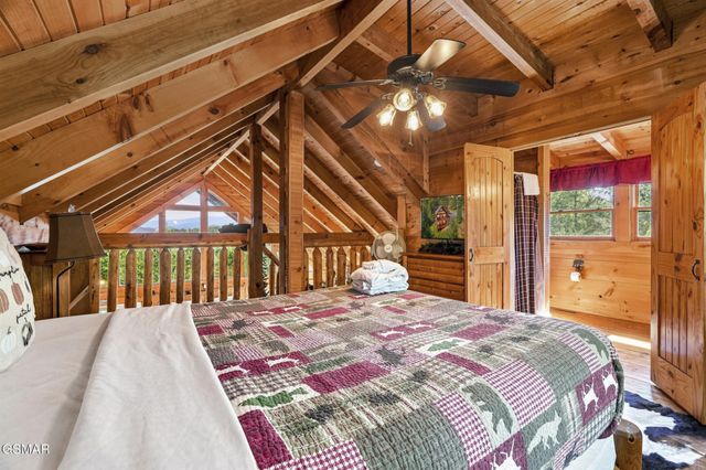 1713 Bear View Road, Sevierville, TN 37876
