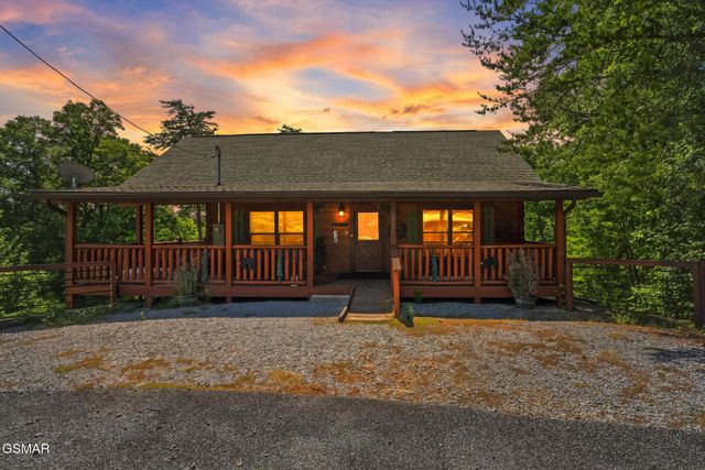 1713 Bear View Road, Sevierville, TN 37876