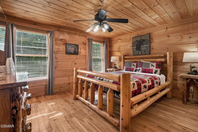 1713 Bear View Road, Sevierville, TN 37876