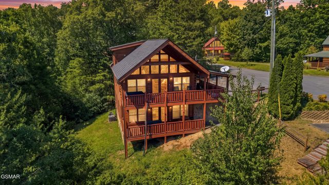 1713 Bear View Road, Sevierville, TN 37876