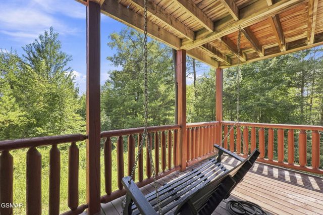 1713 Bear View Road, Sevierville, TN 37876