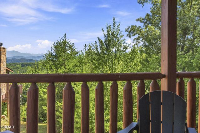 1713 Bear View Road, Sevierville, TN 37876
