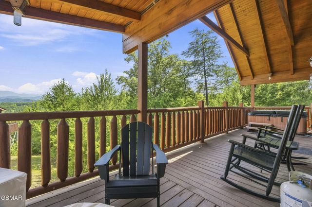 1713 Bear View Road, Sevierville, TN 37876