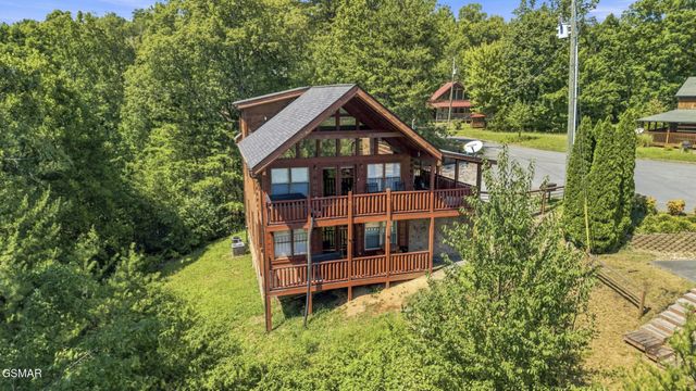 1713 Bear View Road, Sevierville, TN 37876