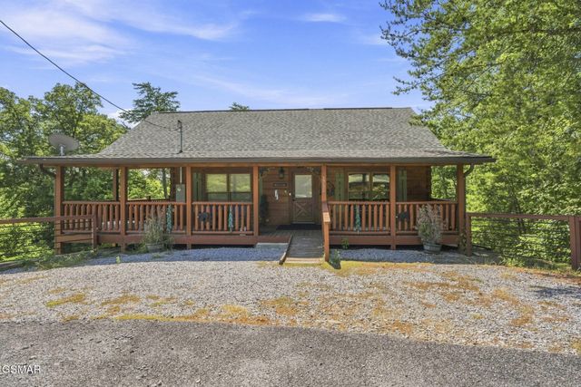 1713 Bear View Road, Sevierville, TN 37876