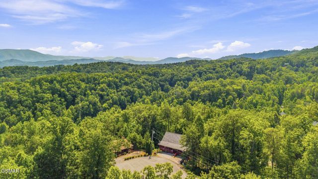 1713 Bear View Road, Sevierville, TN 37876