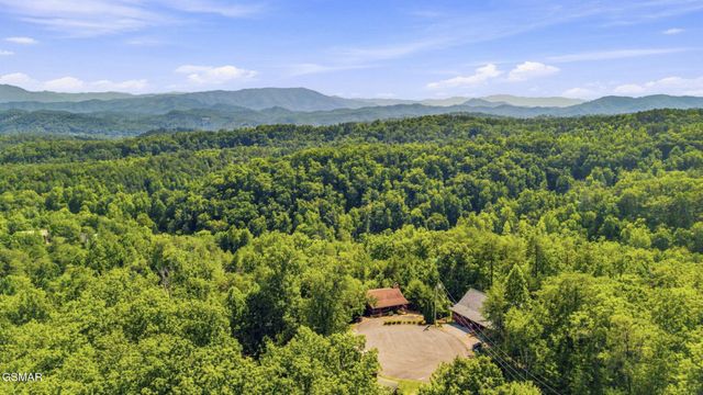 1713 Bear View Road, Sevierville, TN 37876
