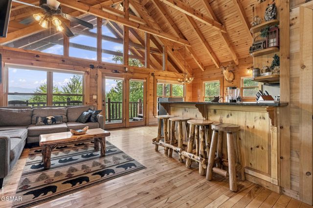 1713 Bear View Road, Sevierville, TN 37876