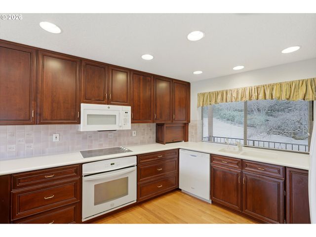 19700 Ne BROOKS Ln, Newberg, OR 97132