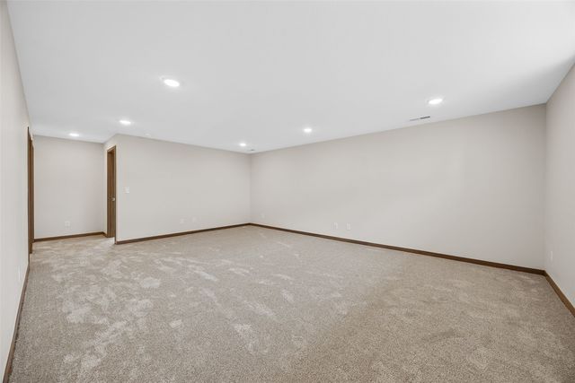 7007 Colpepper Drive SW, Cedar Rapids, IA 52404