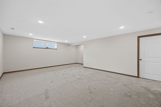 7007 Colpepper Drive SW, Cedar Rapids, IA 52404