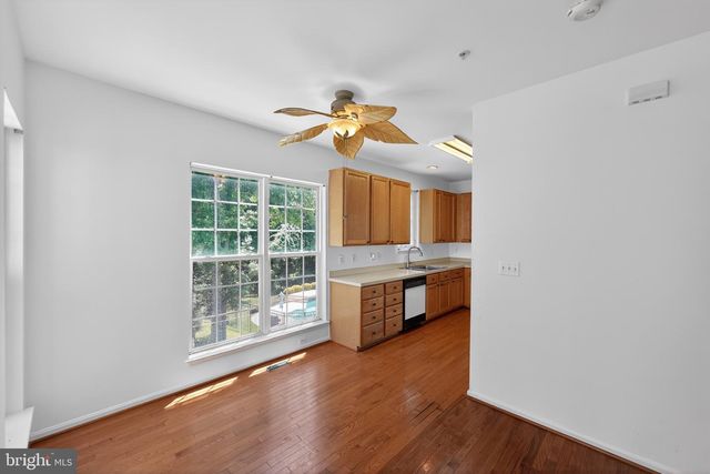 9200 FOX PARK RD, Clinton, MD 20735